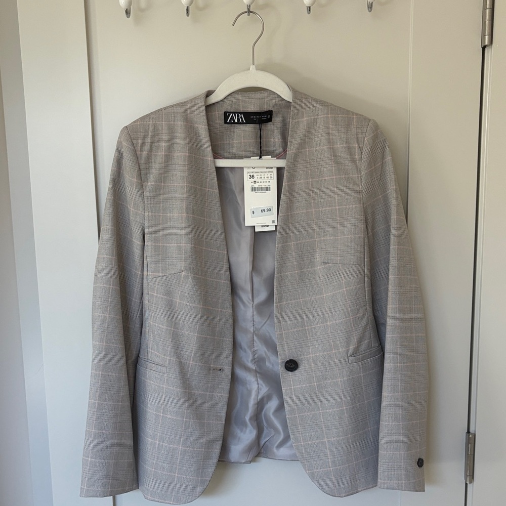 Zara Women’s Light Gray Checkered Blazer and Matching Pants